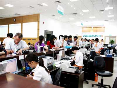 Đáy lãi suất cho vay xuống mức 14% 